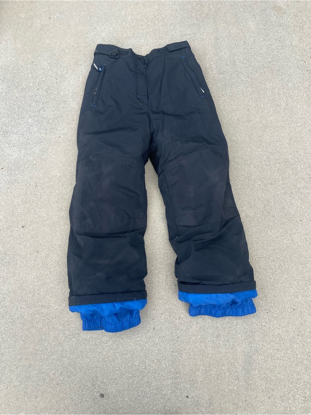 Amazon Essentials Kids Black Snow Pants with Blue Gaiters